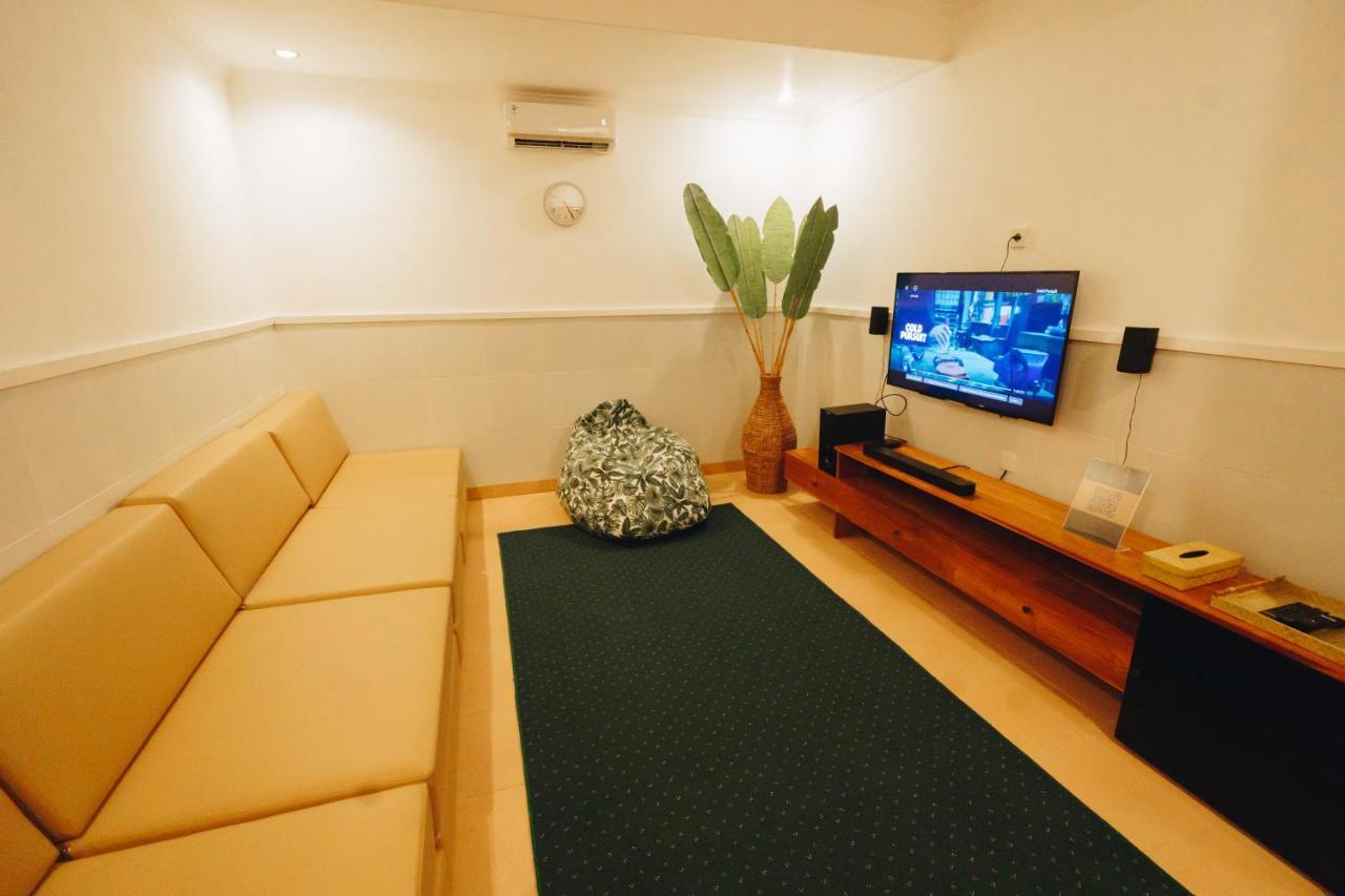 Villa Orked 3 With Family Room Seminyak Екстер'єр фото